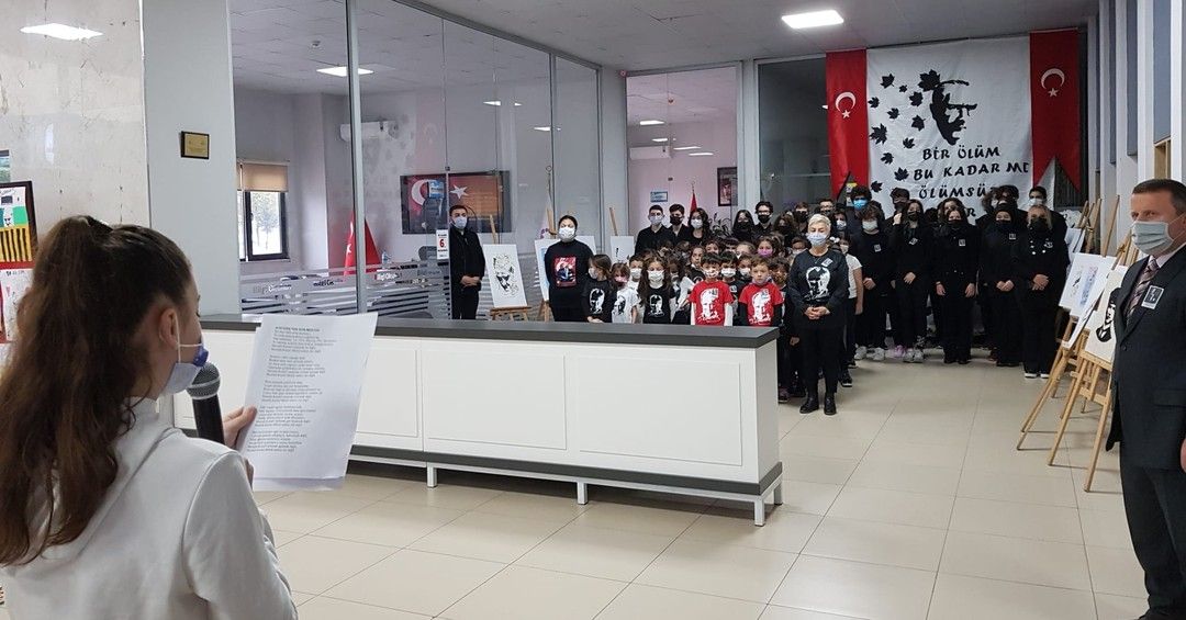 Atamıza Özlemle Bilgi Okulları öğrencilerimiz Ulu Önder Mustafa Kemal Atatürkü aramızdan ayrılışının 83. yıl dönümü dolayısıyla sevgi, özlem ve minn