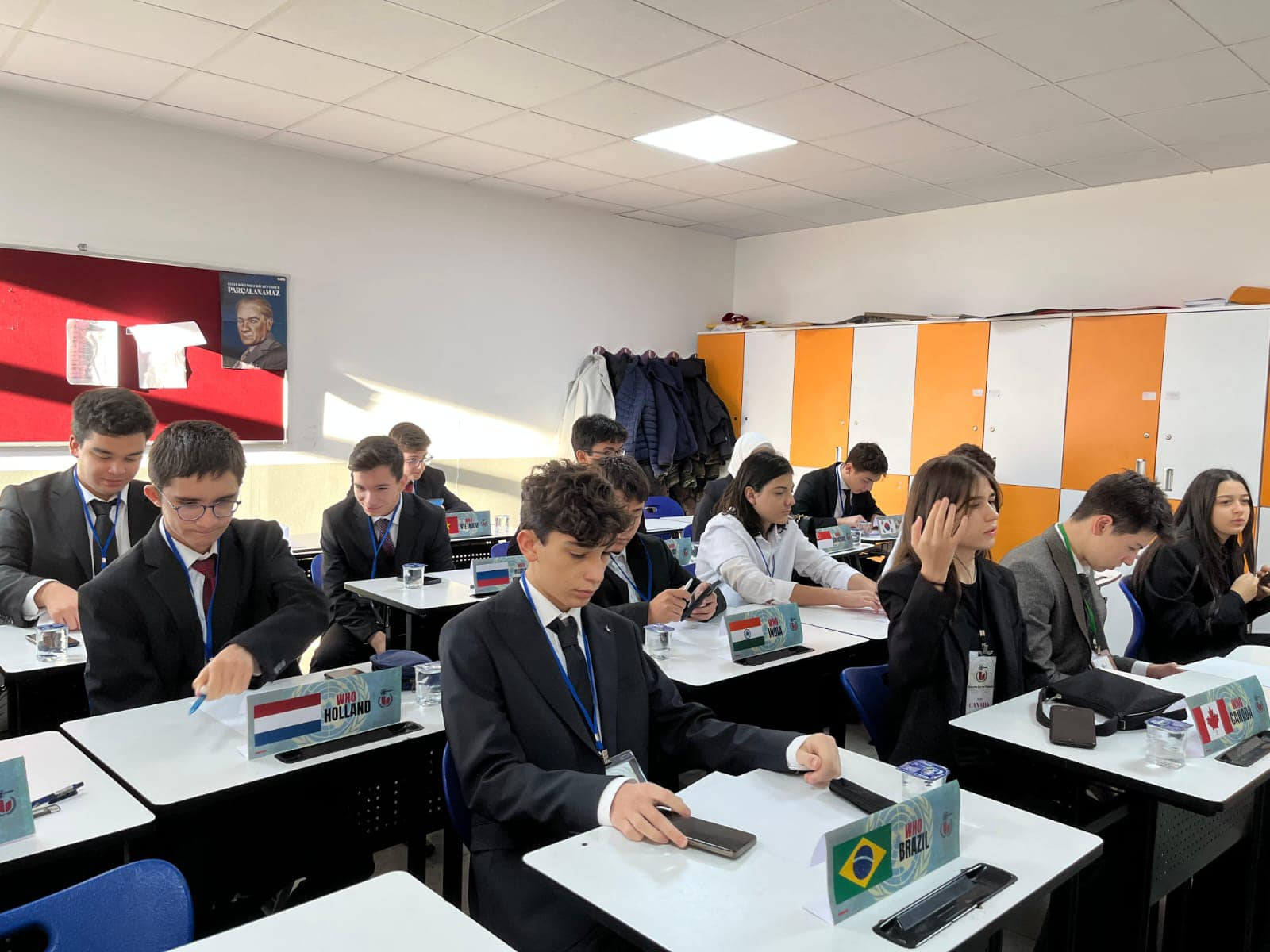 Bilgi E�itim Kurumlar��nda BLGMUN�25 Konferans� Ba�ar�yla Ger�ekle�ti. 